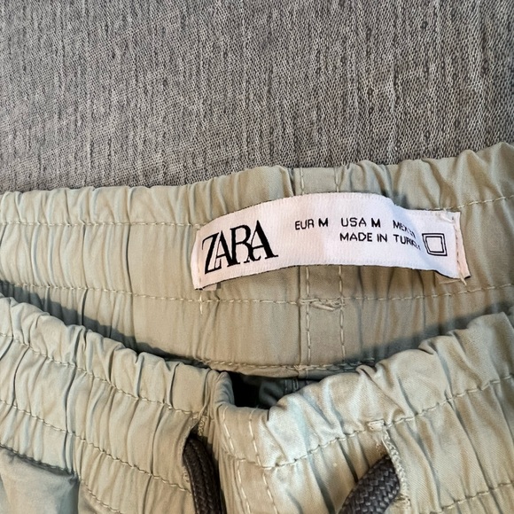 Shorts - Picture 3 of 3